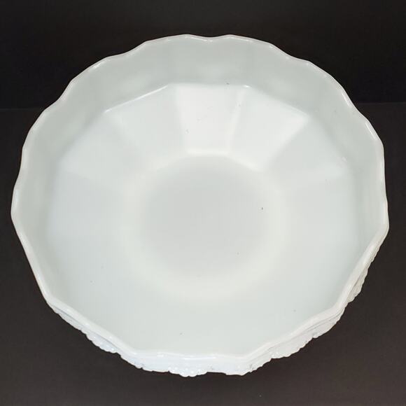 Vtg Anchor Hocking Fire King Milk Glass Centerpiece Grape Fruit Dish 10" - Picture 5 of 12